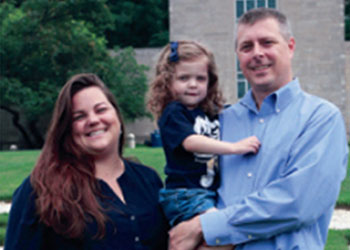 Photo of Kyle Simmerman ’99 and his family.